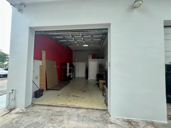 $27 | 5098 Northwest 37th Avenue, Unit A, Tamarac, FL 33309