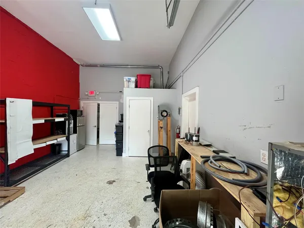 $27 | 5098 Northwest 37th Avenue, Unit A, Tamarac, FL 33309