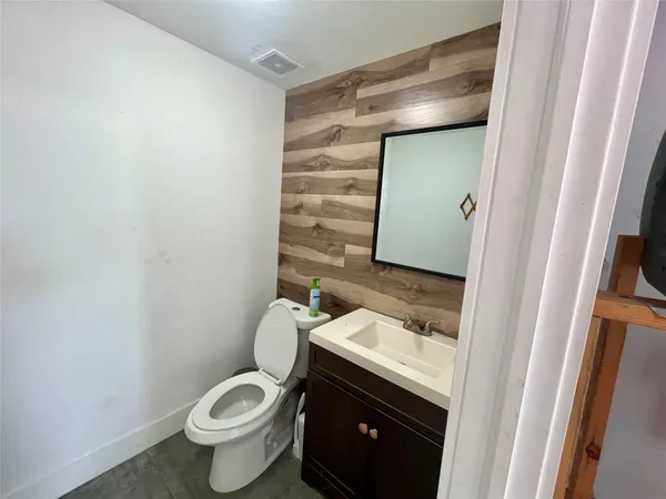 $27 | 5098 Northwest 37th Avenue, Unit A, Tamarac, FL 33309