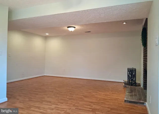 $2,700 | 14362 Southgate Court, Woodbridge, VA 22193