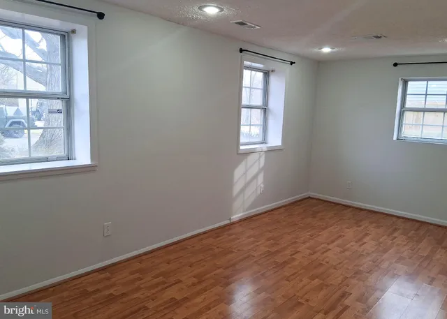 $2,700 | 14362 Southgate Court, Woodbridge, VA 22193