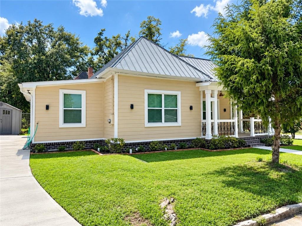 1759 Bolton Road Northwest Atlanta, GA 30318 - Photo 4 of 34 Gallery Image 4