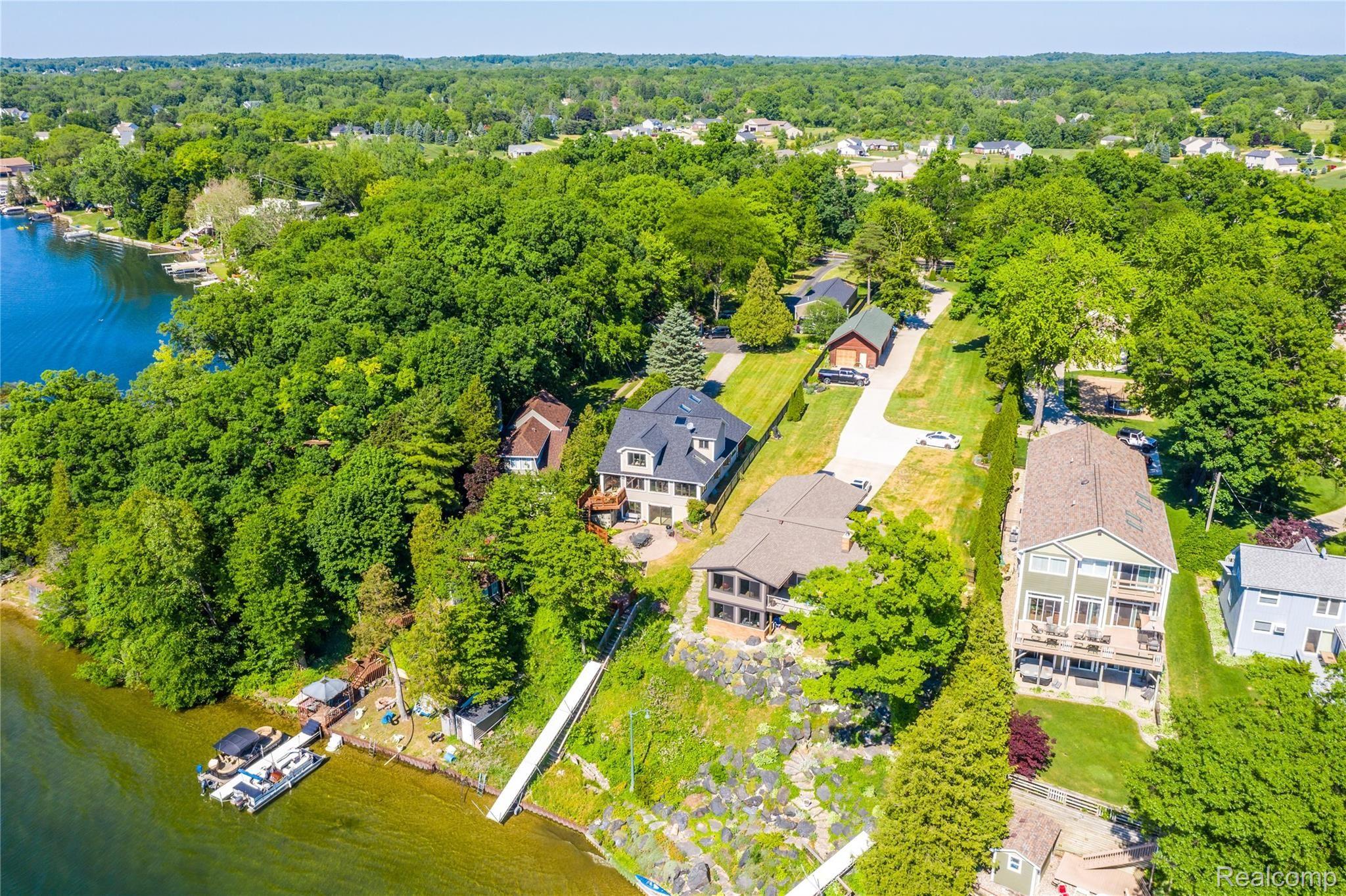 3517 Ormond Road White Lake, MI 48383 - Photo 9 of 52 Exteriors 10.jpg