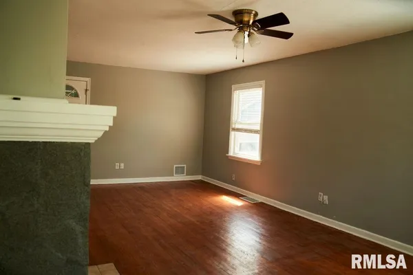 $205,000 | 436 Hickory Grove East, Quincy, IL 62305