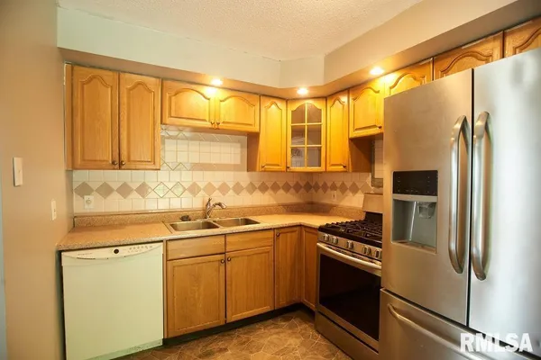 $205,000 | 436 Hickory Grove East, Quincy, IL 62305