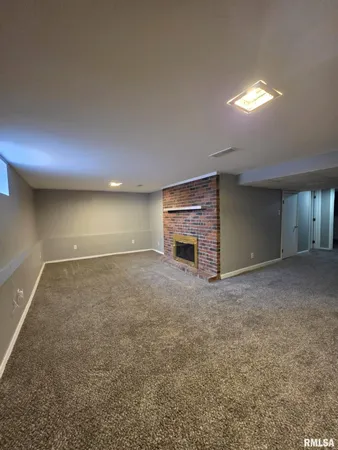 $216,500 | 436 Hickory Grove East, Quincy, IL 62305