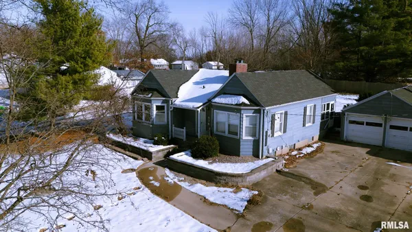 $216,500 | 436 Hickory Grove East, Quincy, IL 62305