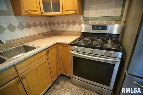 $205,000 | 436 Hickory Grove East, Quincy, IL 62305