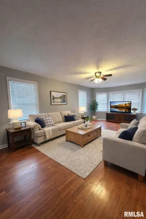 $216,500 | 436 Hickory Grove East, Quincy, IL 62305