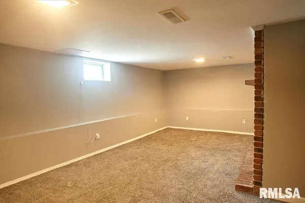 $205,000 | 436 Hickory Grove East, Quincy, IL 62305