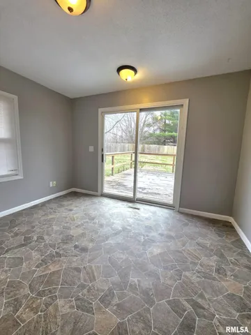 $239,000 | 436 Hickory Grove East, Quincy, IL 62305