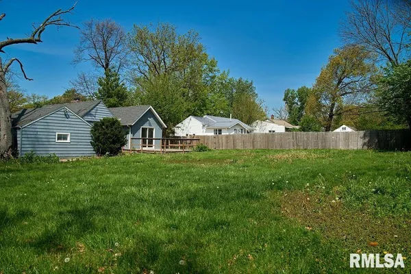 $205,000 | 436 Hickory Grove East, Quincy, IL 62305