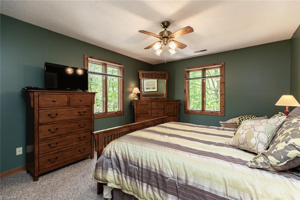 426 Farmstead Road Winston-Salem, NC 27107 - Photo 19 of 48 Such a convenient work area