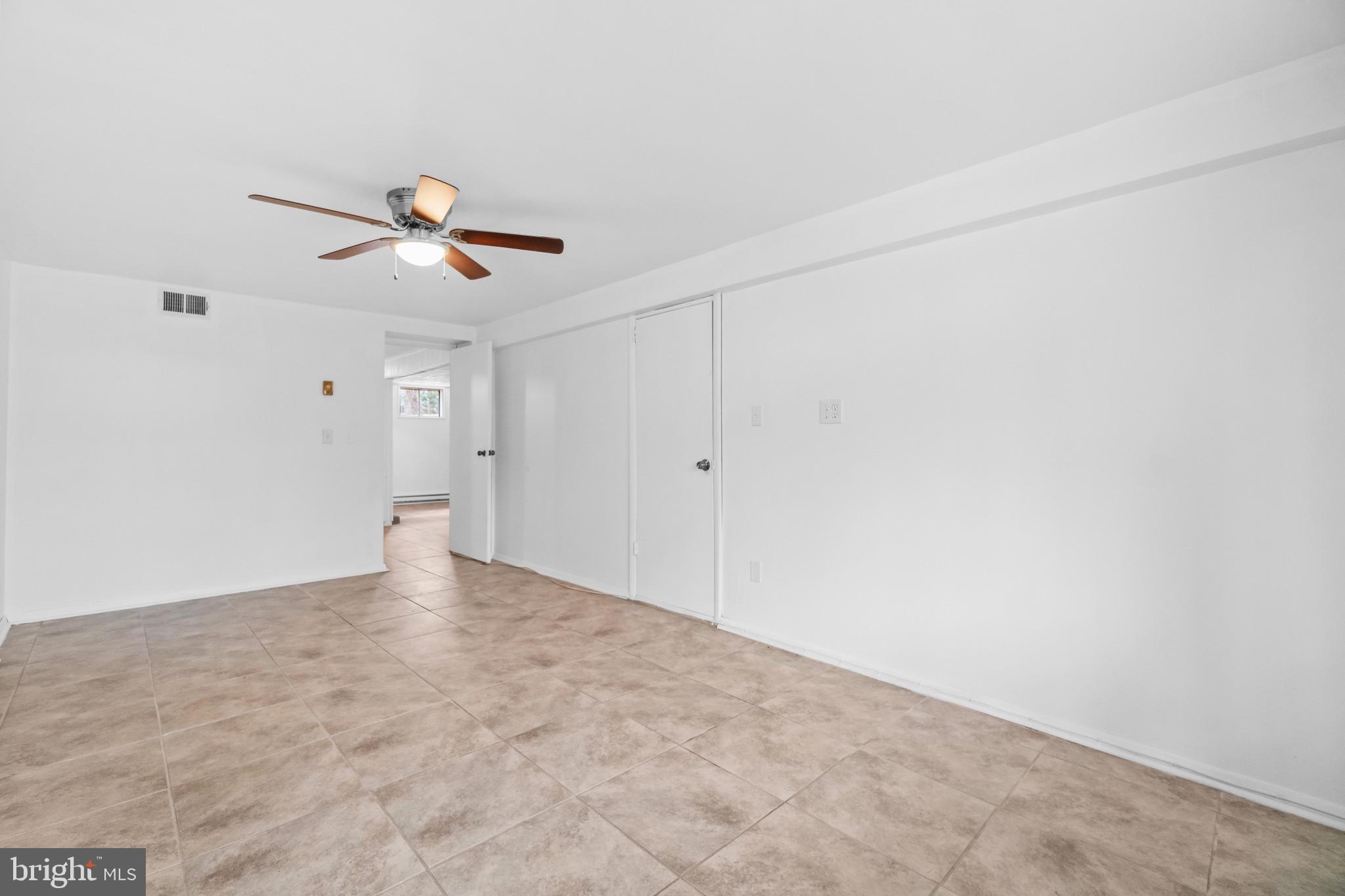 981 Westway Annapolis, MD 21409 - Photo 25 of 38 a view of a big room with carpet