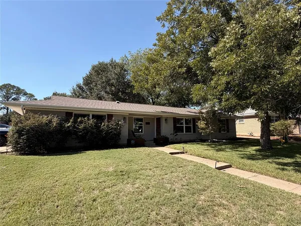 $399,000 | 721 Hurstview Drive, Hurst, TX 76053