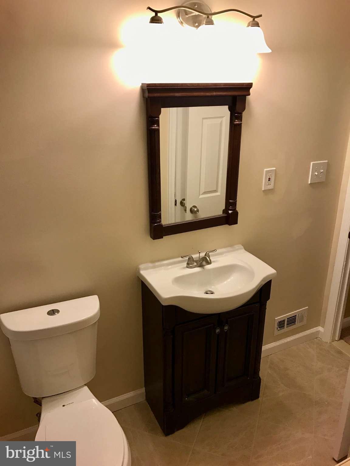 1508 Winford Road Baltimore, MD 21239 - Photo 13 of 26 Bath