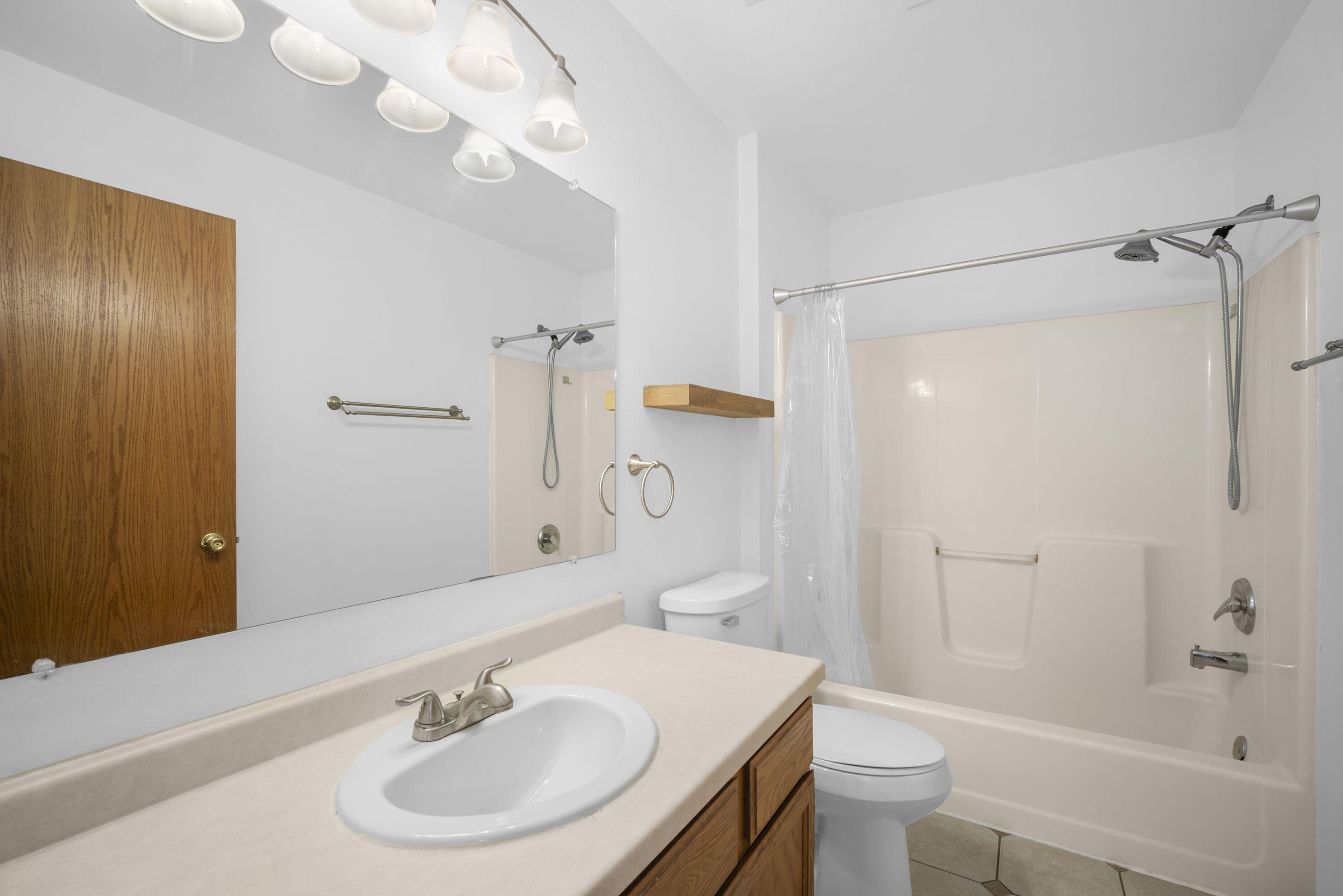 9322 West Loomis Road, Unit 5 Franklin, WI 53132 - Photo 11 of 19 Primary Bathroom