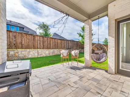 a view of garden with patio