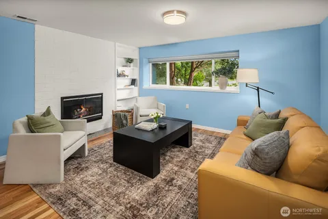 $2,088,000 | 909 110th Avenue Southeast, Bellevue, WA 98004