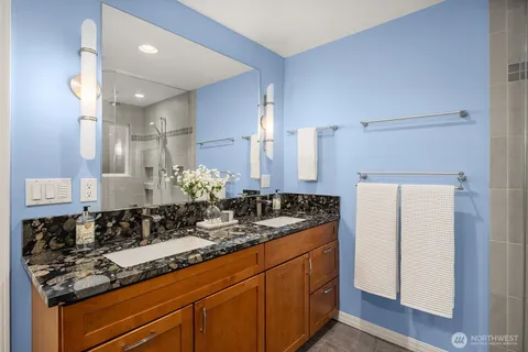 $2,088,000 | 909 110th Avenue Southeast, Bellevue, WA 98004