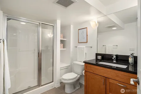 $2,088,000 | 909 110th Avenue Southeast, Bellevue, WA 98004