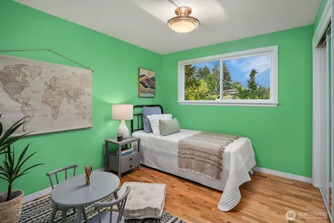 $2,088,000 | 909 110th Avenue Southeast, Bellevue, WA 98004