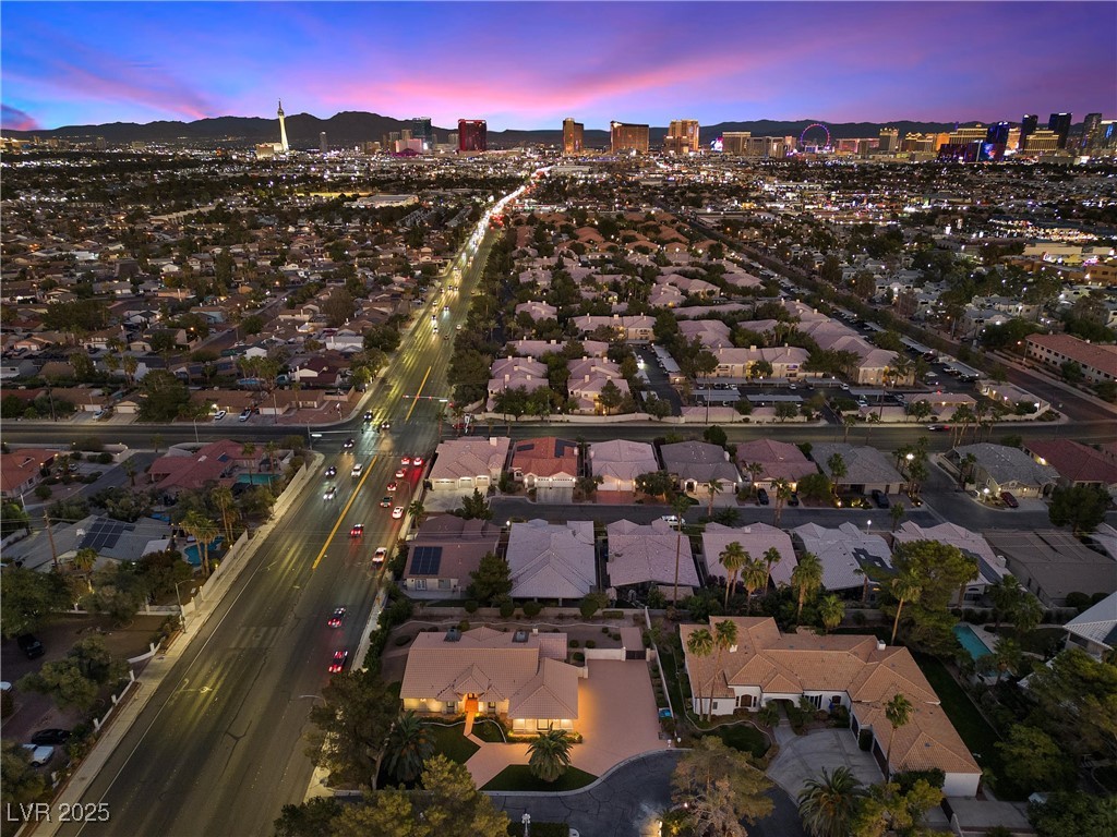 5555 West Desert Inn Road Las Vegas, NV 89146 - Photo 45 of 50 Awe-inspiring scenes of the celebrated Las Vegas Strip!