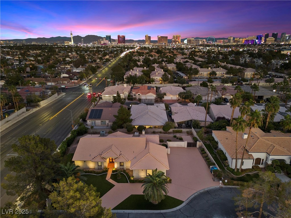 Beautiful evening views from this estate!
