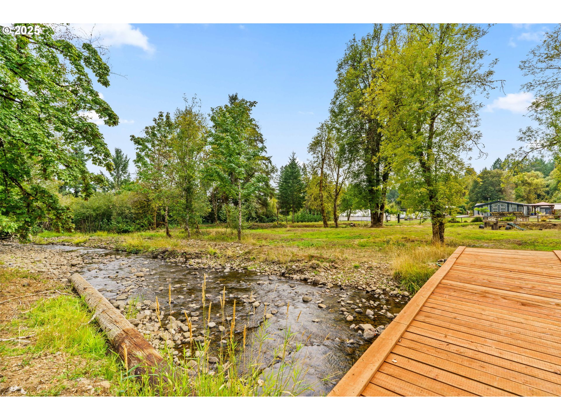 37495 Parsons Creek Road Springfield, OR 97478 - Photo 39 of 47 a view of a backyard