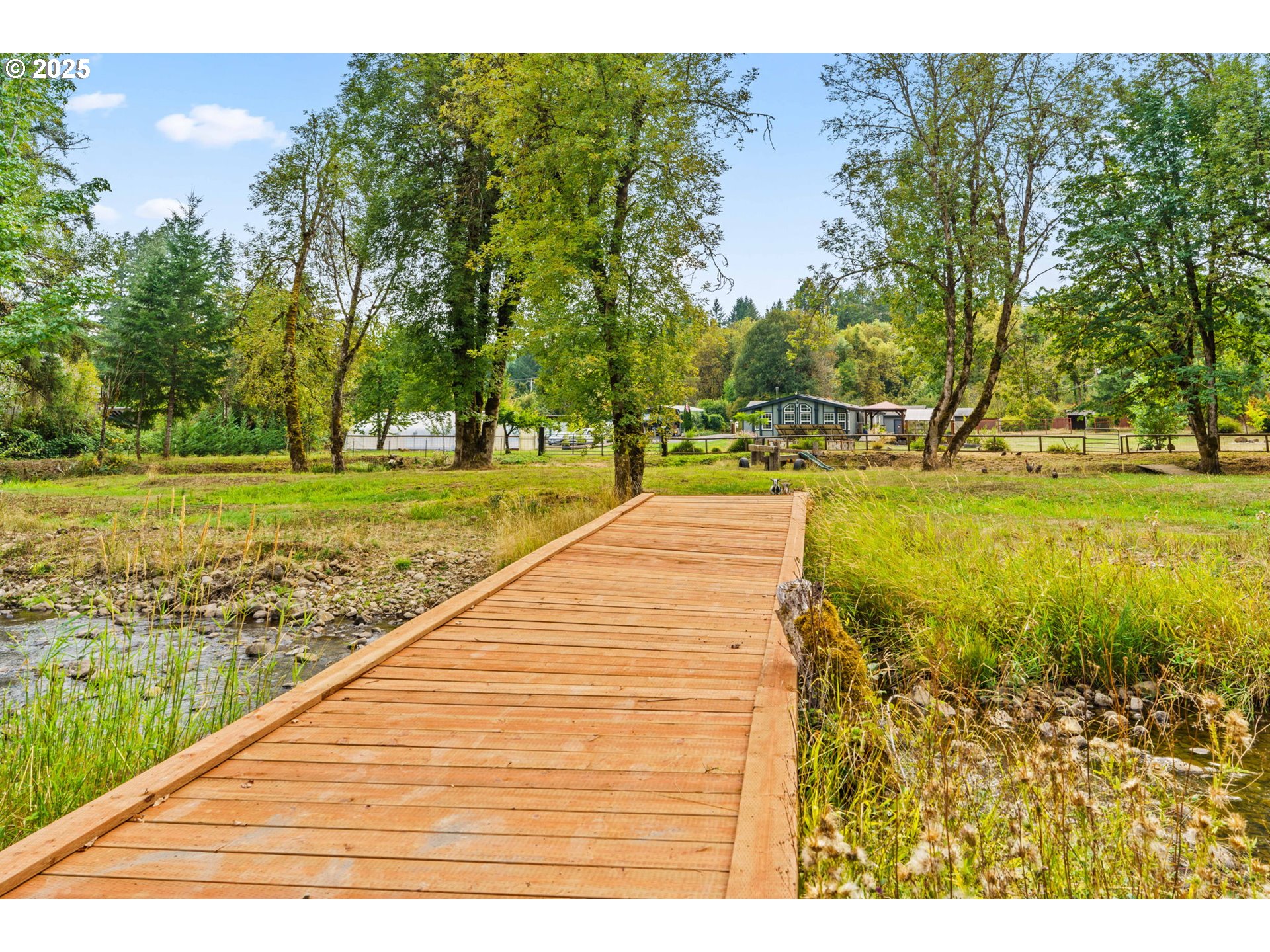 37495 Parsons Creek Road Springfield, OR 97478 - Photo 40 of 47 a view of an outdoor space and swimming pool