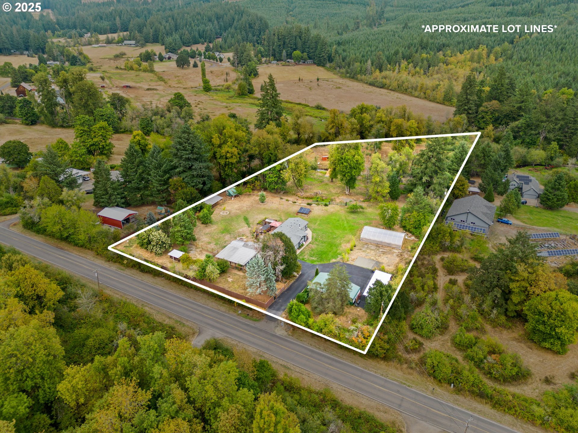 37495 Parsons Creek Road Springfield, OR 97478 - Photo 47 of 47 a view of swimming pool from a balcony