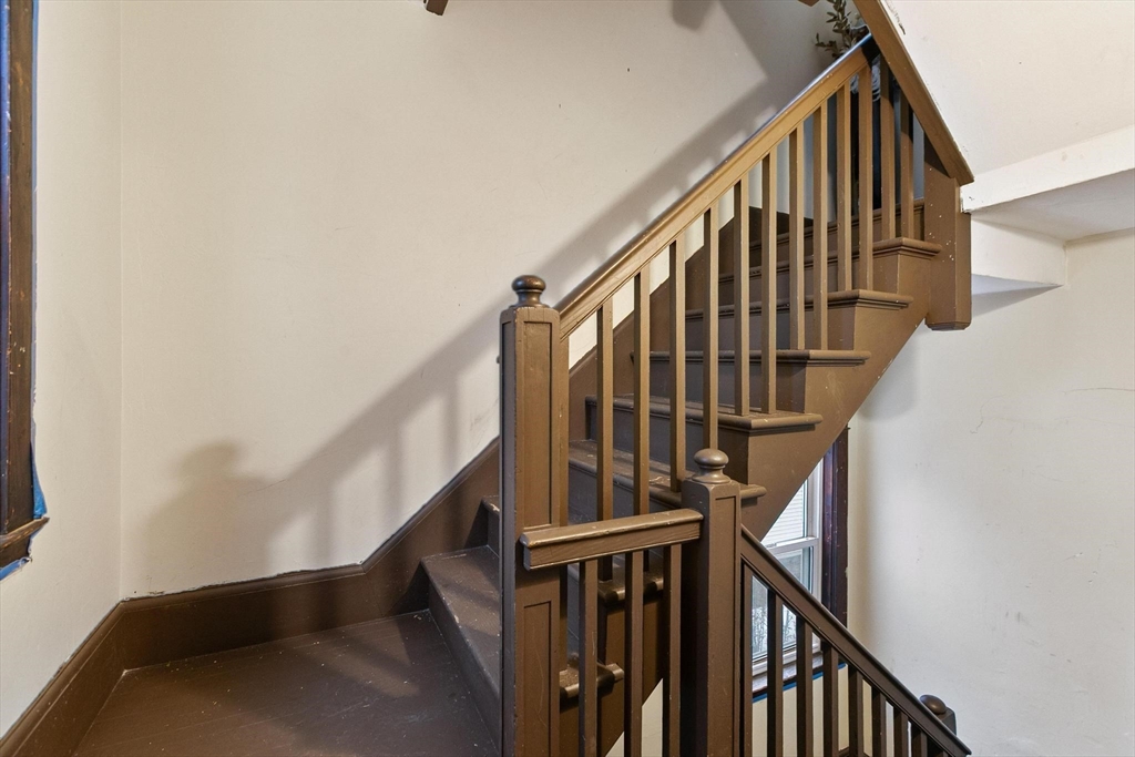 13 Hitchcock Road Worcester, MA 01603 - Photo 15 of 40