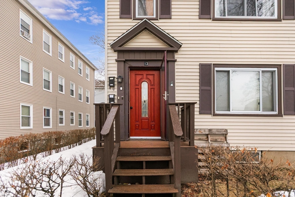 13 Hitchcock Road Worcester, MA 01603 - Photo 2 of 40