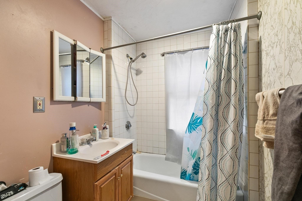 13 Hitchcock Road Worcester, MA 01603 - Photo 29 of 40