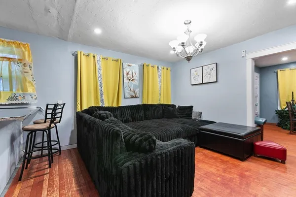 $869,900 | 13 Hitchcock Road, Worcester, MA 01603