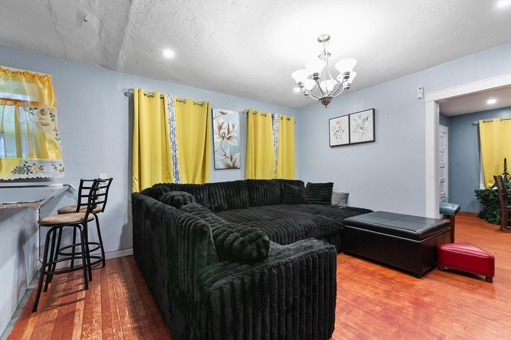 13 Hitchcock Road Worcester, MA 01603 - Photo 3 of 40