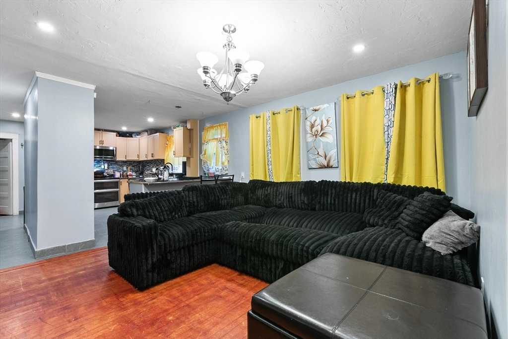 13 Hitchcock Road Worcester, MA 01603 - Photo 4 of 40