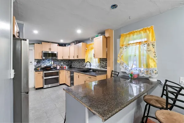 $869,900 | 13 Hitchcock Road, Worcester, MA 01603