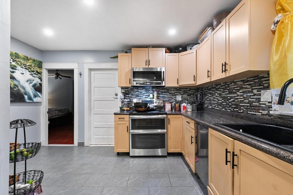 13 Hitchcock Road Worcester, MA 01603 - Photo 8 of 40