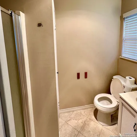 $255,000 | 467 Oak Street, Utopia, TX 78884