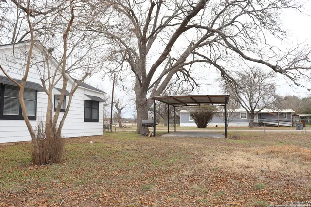 $255,000 | 467 Oak Street, Utopia, TX 78884