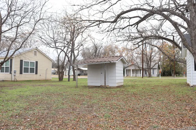$255,000 | 467 Oak Street, Utopia, TX 78884
