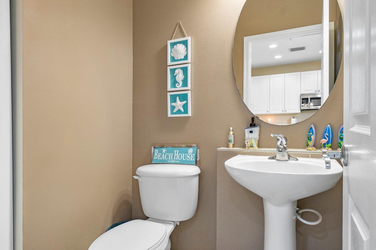 159 Greenwich Circle Jupiter, FL 33458 - Photo 13 of 30 Half Bath