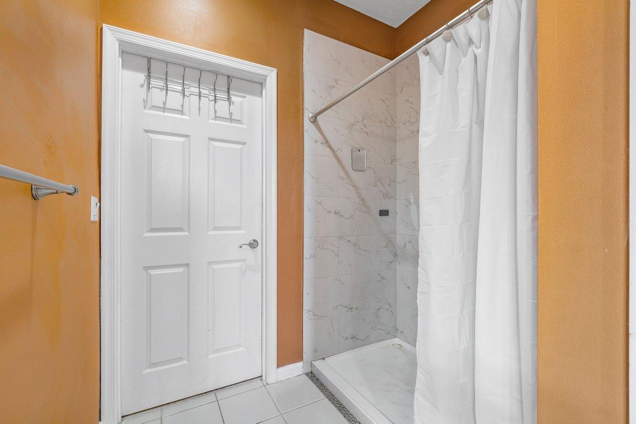 159 Greenwich Circle Jupiter, FL 33458 - Photo 18 of 30 017-159GreenwichCircle-Jupiter-FL-33458-