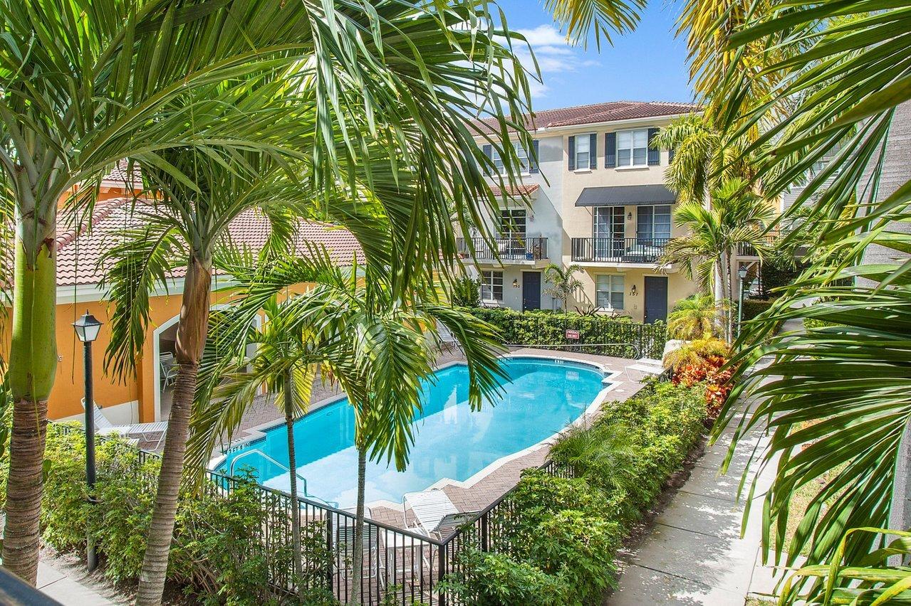 159 Greenwich Circle Jupiter, FL 33458 - Photo 26 of 30 028-159GreenwichCircle-Jupiter-FL-33458-