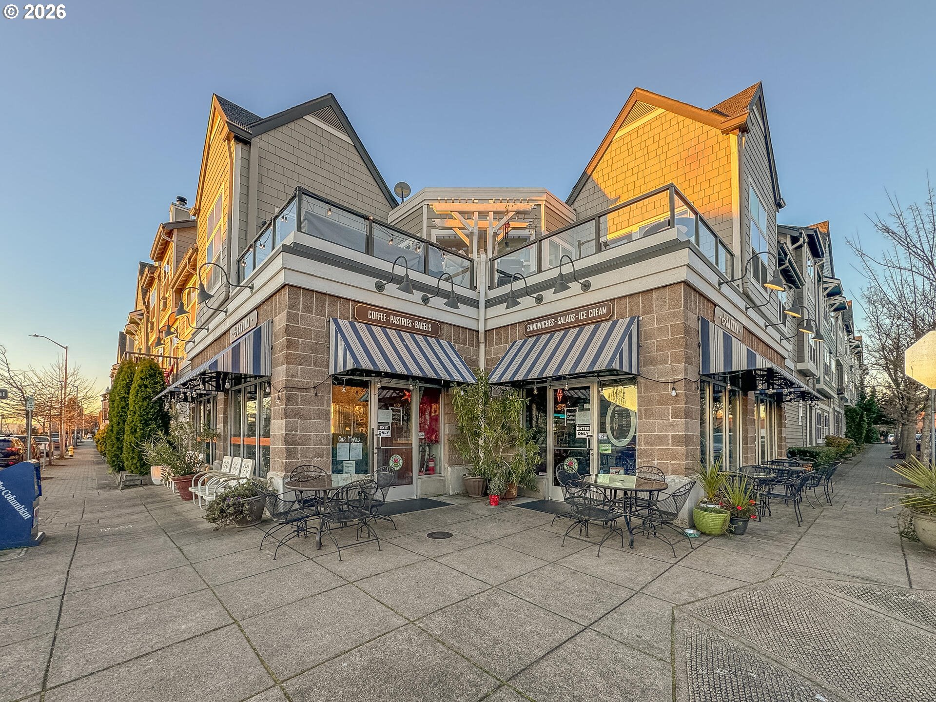 758 Southeast Fairwinds Loop Vancouver, WA 98661 - Photo 25 of 30 a view of a building with sitting area