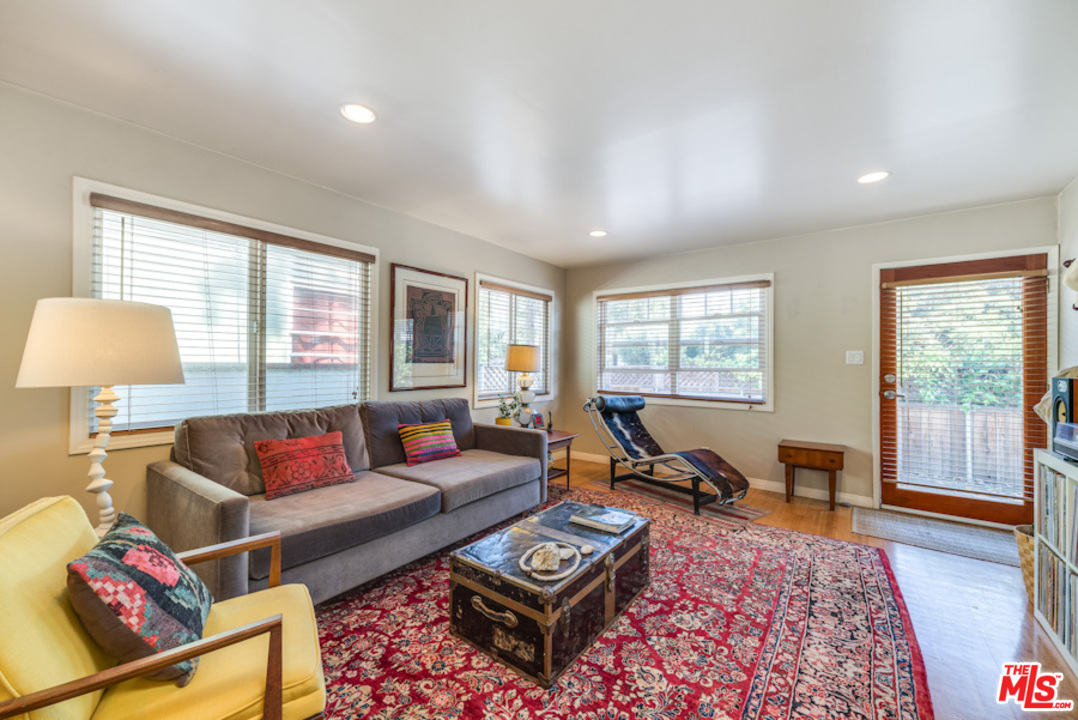 563 Rialto Avenue Venice, CA 90291 - Photo 1 of 1