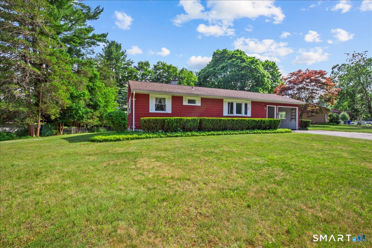 106 Ridgewood Road Wallingford, CT 06492 - Photo 4 of 30