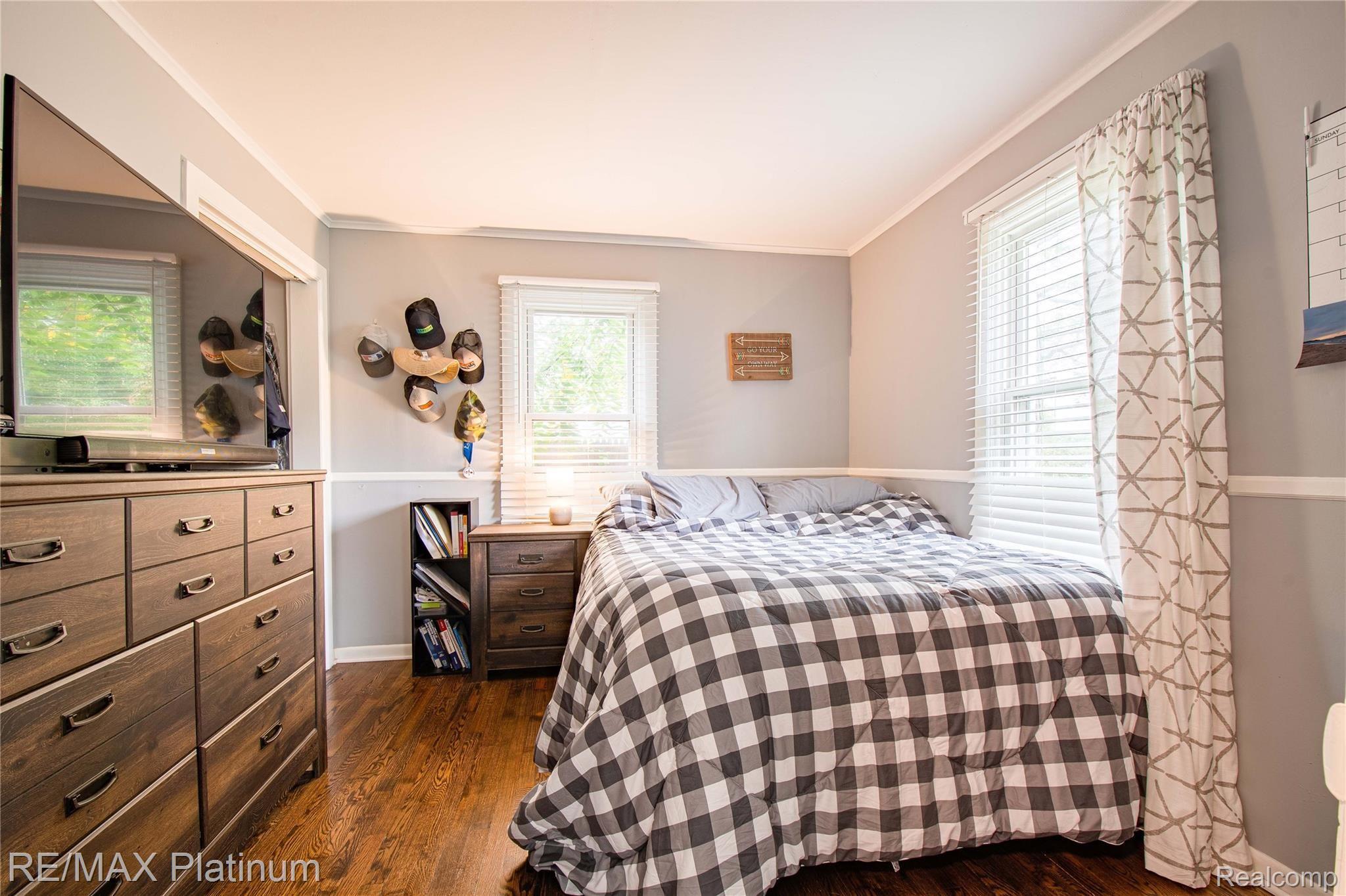 612 North Road Fenton, MI 48430 - Photo 17 of 27 612 North Rd HDR MLS23.jpg