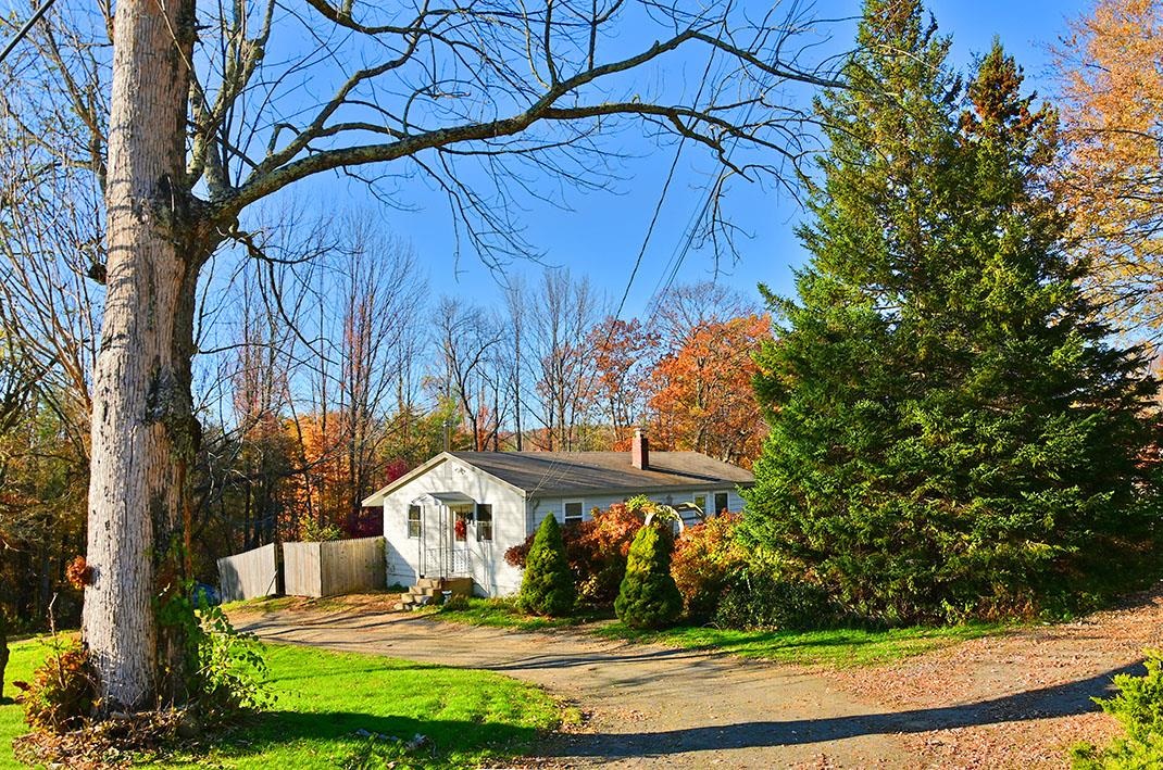 138 Saltmarsh Pond Road Gilford, NH 03249 - Photo 11 of 36 Gallery Image 11